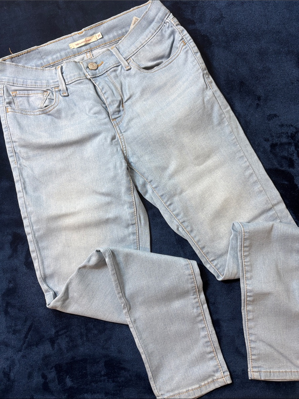 Light Wash Women’s Skinny Jeans - Levis Brand
